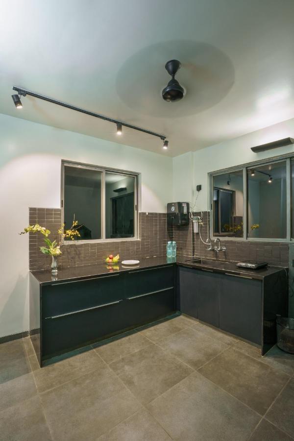 Grey Stone - Lakefront Penthouse Family Rooms Kolhapur Dış mekan fotoğraf